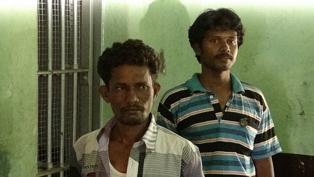 குடிபோதையில் பெண் போலீஸாருடன் தகராறு: போலீஸார் உள்பட 2 பேர் கைது